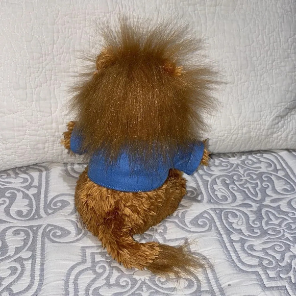 Cheesecake Factory stuffed lion toy - Picture 2 of 3